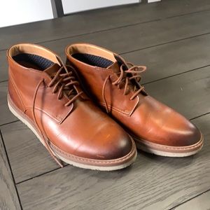 Clarks Extralight brown leather boots.